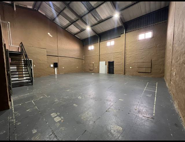 252M² WAREHOUSE TO LET IN RANDJESPARK